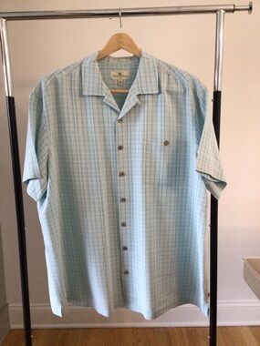 Men’s Island Shores Short-sleeve button up shirt. Size 3XLT. VG Condition.